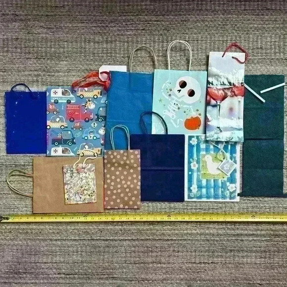 5 POUNDS 42 Pcs Gift Bags For All Occasions — Birthday Baby Shower Christmas - Picture 13 of 16